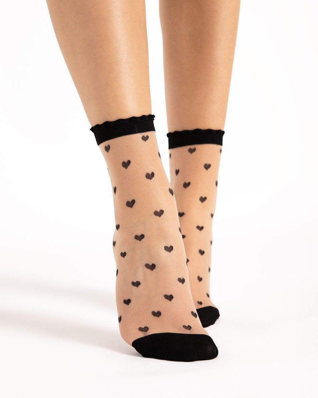 cieliste damskie skarpetki rajstopowe do szpilek w drobny deseń czarnych serduszek
