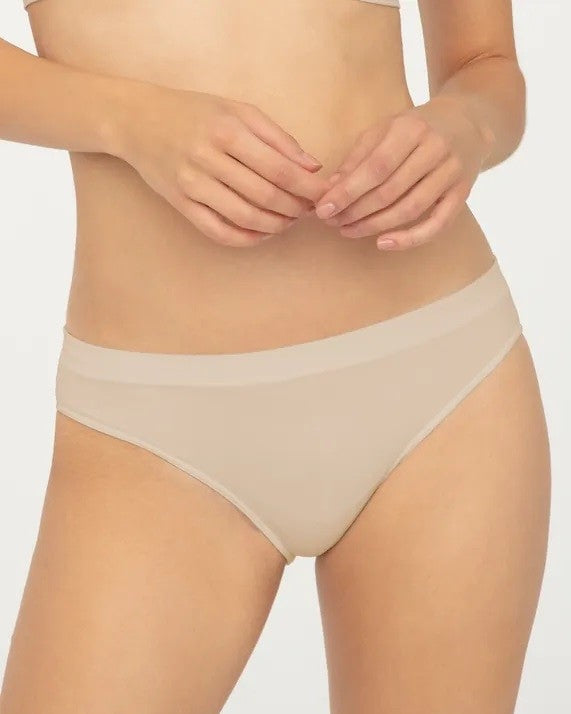 Beżowe cieliste bezszwowe majtki damskie figi second skin Gatta Bikini Queenie seamless