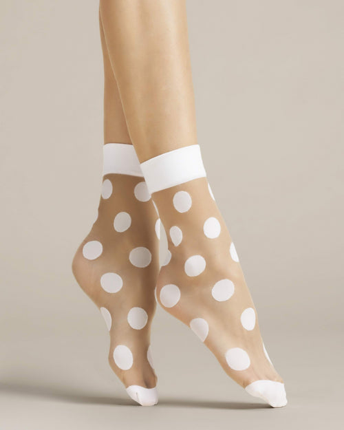 Beżowe damskie skarpetki rajstopowe w białe kropki Fiore Virginia 20 DEN