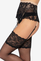 czarne pończochy z szeroką koronką Gatta Venus 20 DEN przypięte do pasa