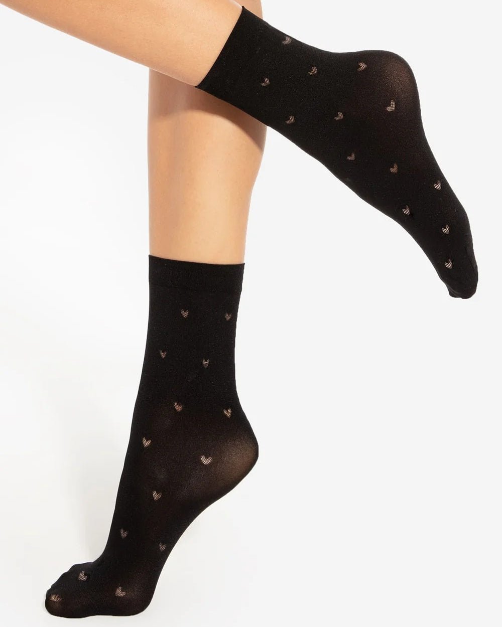Wzorzyste czarne kryjące skarpetki rajstopowe w serduszka Gatta Stylove wz. 01