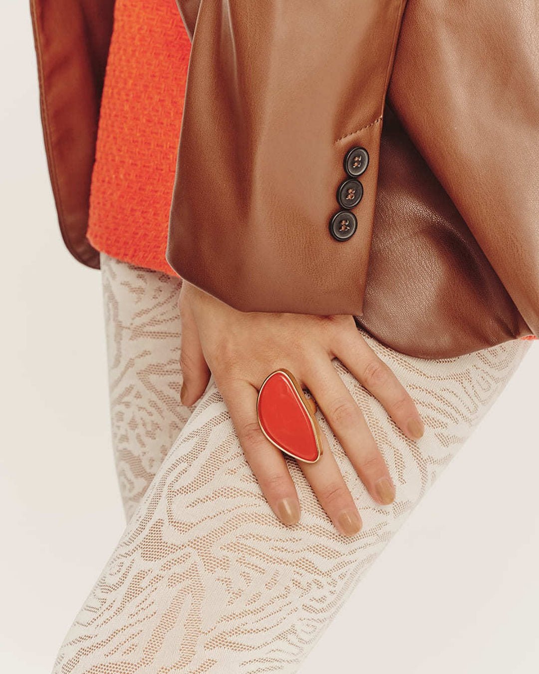 modne wzorzyste rajstopy mikrofibra 50 den w kolorze ecru