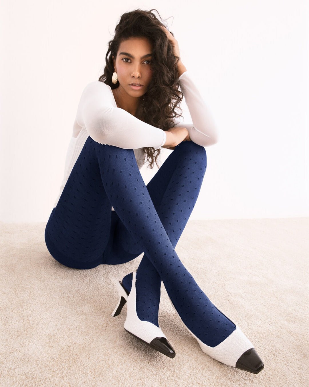 modne niebieskie damskie rajstopy wzorzyste w kropki 40 den